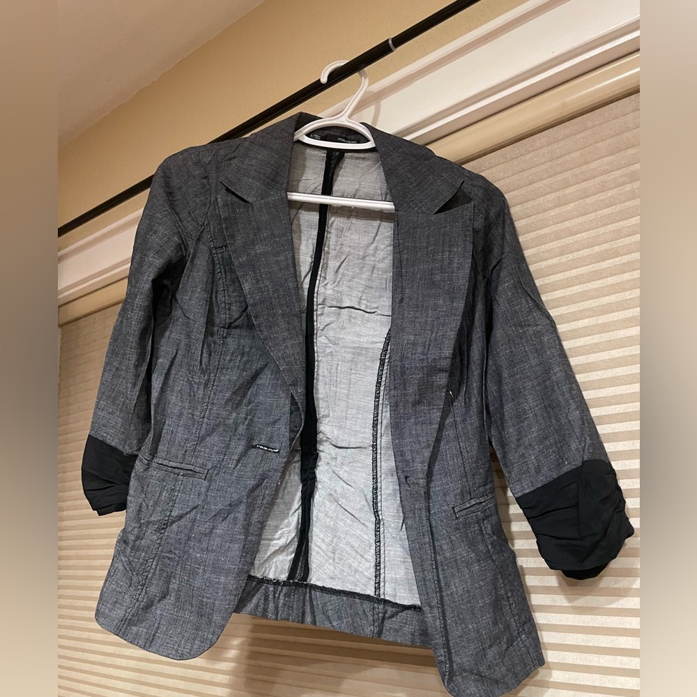 Gray tapered blazer